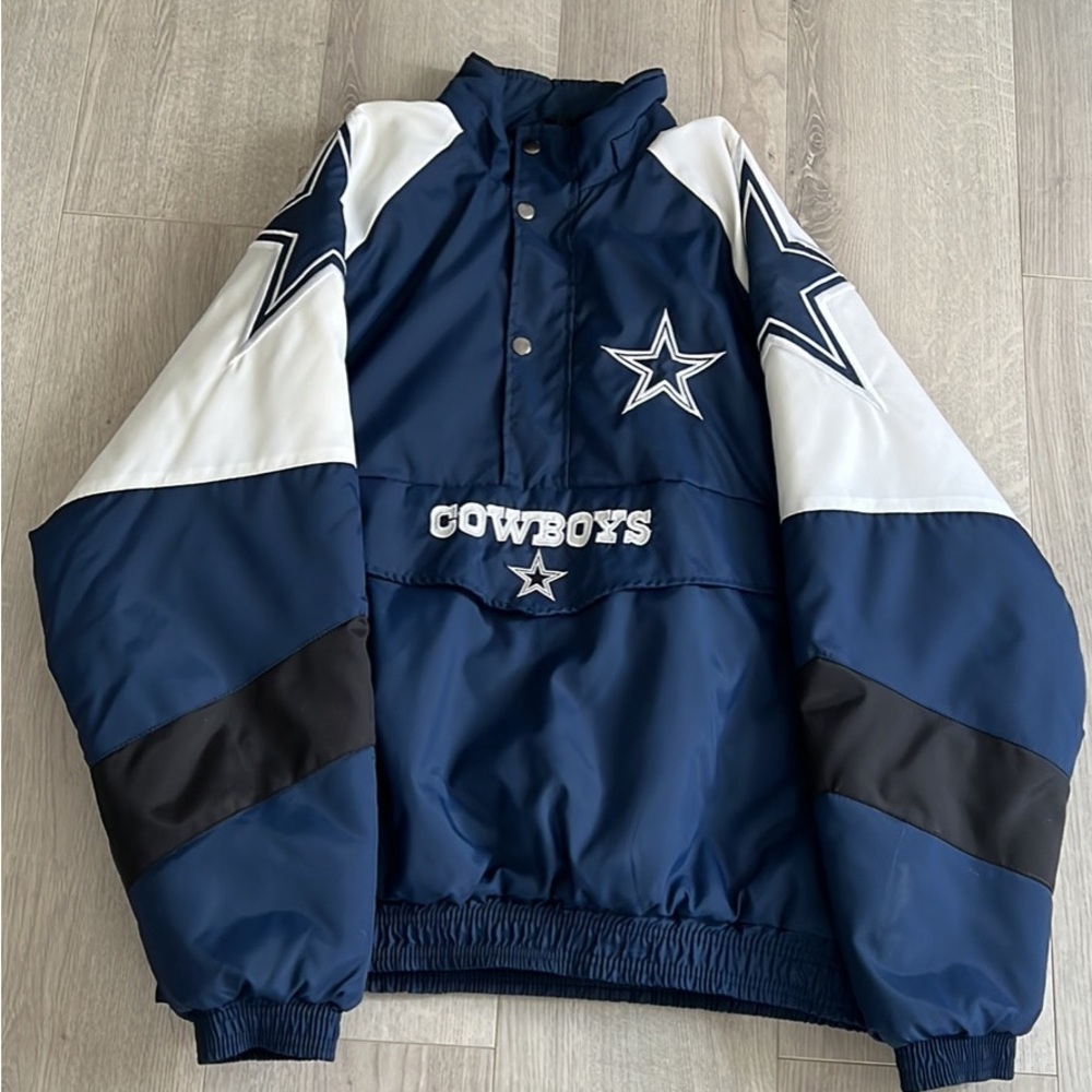 Dallas cowboys team jacket size M (men size)